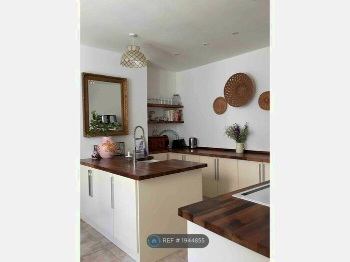 2 Bedroom Maisonette To Rent In Milward Road, Hastings, TN34