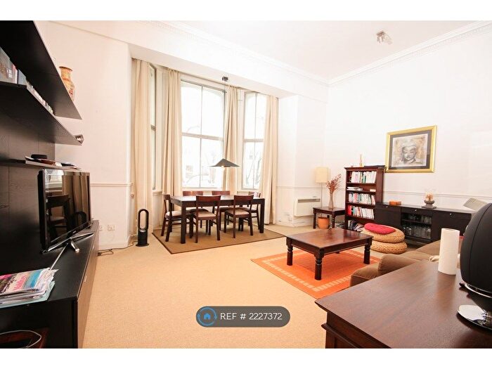 1 Bedroom Flat To Rent In Redcliffe Square, London, SW10