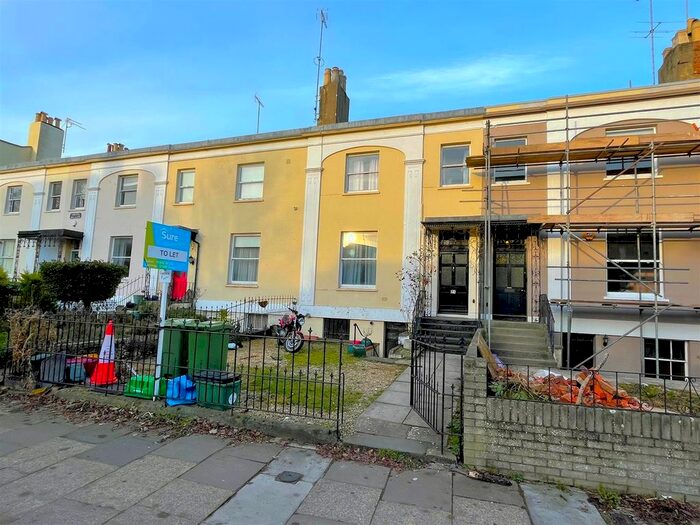2 Bedroom Flat To Rent In Bath Road, Cheltenham, GL53
