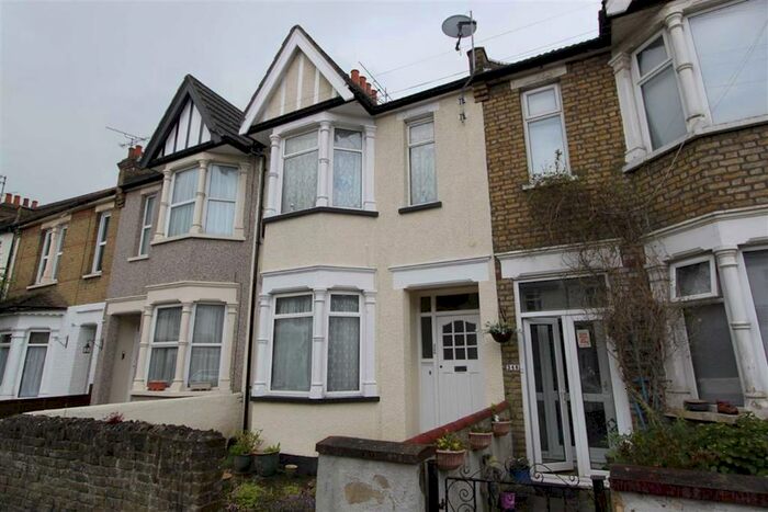 1 Bedroom Flat To Rent In Central Avenue, Southend On Sea, Essex SS2