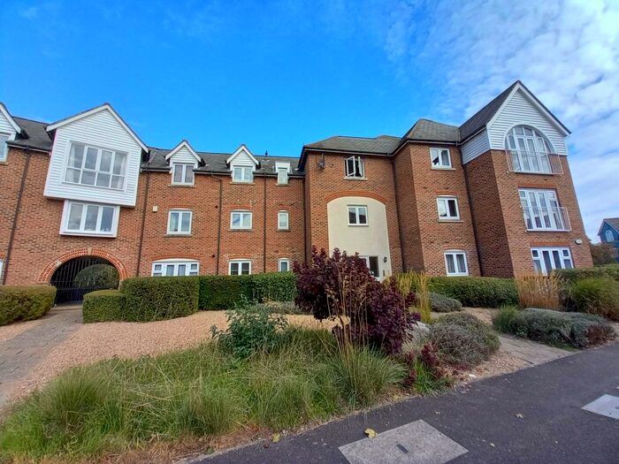 2 Bedroom Apartment To Rent In The Lakes, Larkfield, Aylesford, ME20