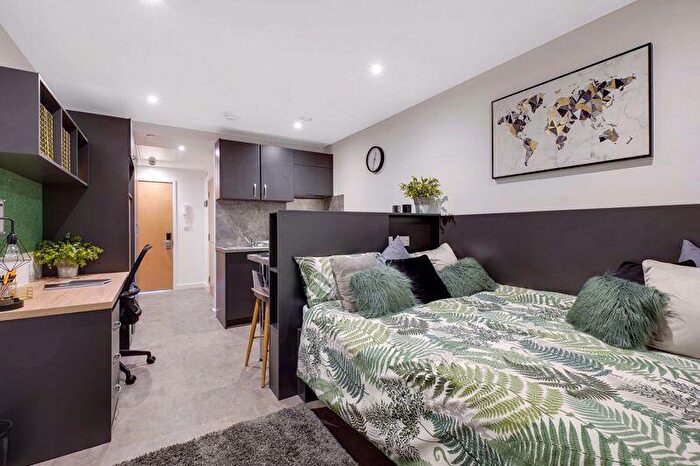 1 Bedroom Flat To Rent In - St. Peters Street, Canterbury, CT1