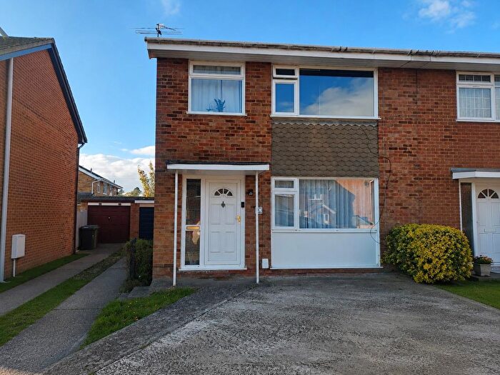 3 Bedroom Semi-Detached House For Sale In Cowden Road, Maidstone, ME14