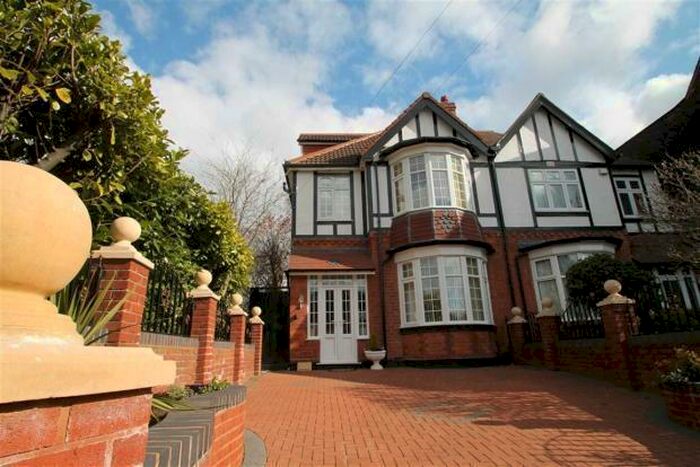4 Bedroom Semi-Detached House To Rent In Lordswood Road, Harborne, Birmingham, B17