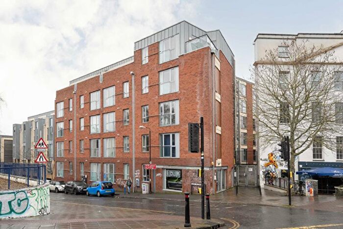 1 Bedroom Apartment To Rent In Armidale Place - Montpelier, BS6