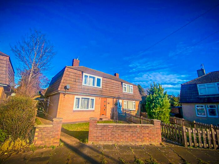 3 Bedroom Semi-Detached House To Rent In Broxholme Gardens, Lincoln, LN2