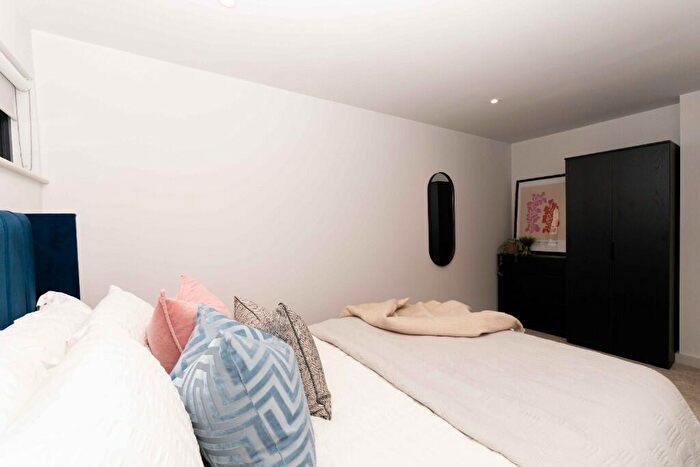 2 Bedroom Apartment To Rent In Duke Street, Liverpool, Merseyside, L1