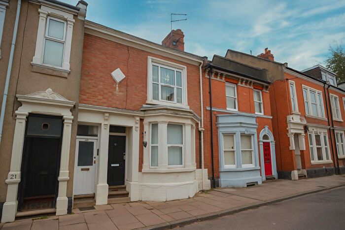 2 Bedroom Duplex To Rent In Colwyn Road, The Mounts, NN1