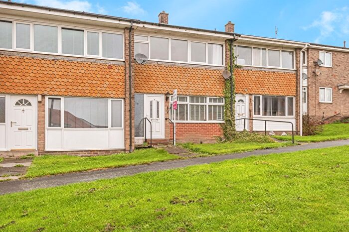 2 Bedroom Property For Sale In Manor Gardens, Dewsbury, WF12