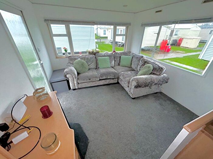 3 Bedroom Park Home For Sale In Beach Road, St. Osyth, Clacton-On-Sea, CO16