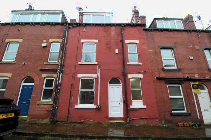 3 Bedroom Terraced House To Rent In Glebe Avenue, Leeds, LS5