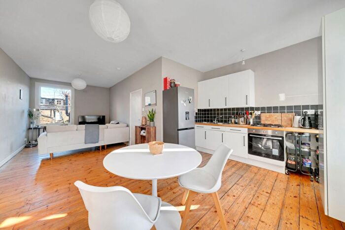2 Bedroom Flat For Sale In Rita Road, London, SW8