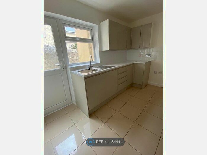 1 Bedroom Flat To Rent In Stonehouse, Plymouth, PL1