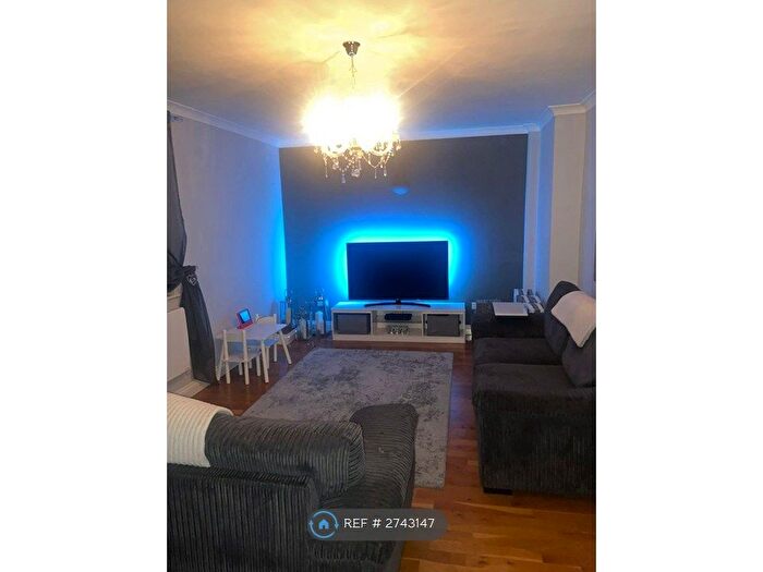 2 Bedroom Maisonette To Rent In Aborn Parade, Mortimer Common, Reading, RG7