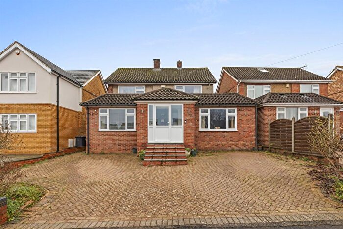 5 Bedroom Detached House For Sale In Carver Hill Road, Poets Corner, High Wycombe, HP11