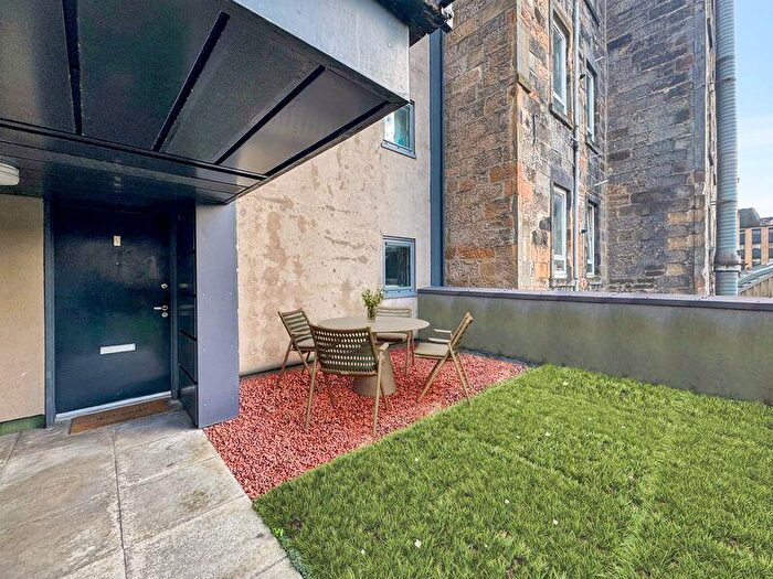 1 Bedroom Flat For Sale In Kent Road, Charing Cross, G3