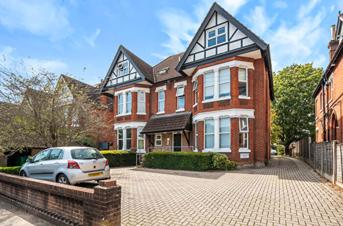 1 Bedroom Flat For Sale In Hill Lane, Southampton, Hampshire, SO15
