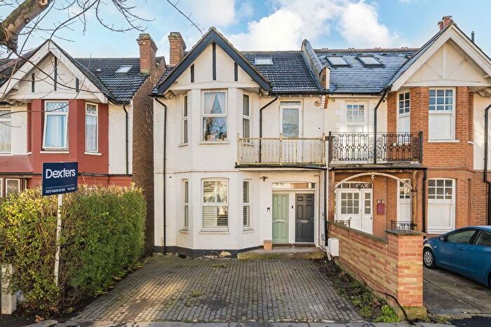 2 Bedroom Maisonette For Sale In Melrose Avenue, London, SW16