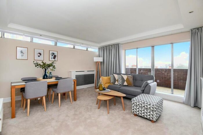 2 Bedroom Flat To Rent In Consort House, Queensway, W2