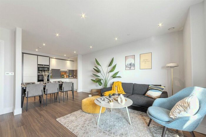 2 Bedroom Flat To Rent In Uncle Southall, Merrick Road, Southall, UB2