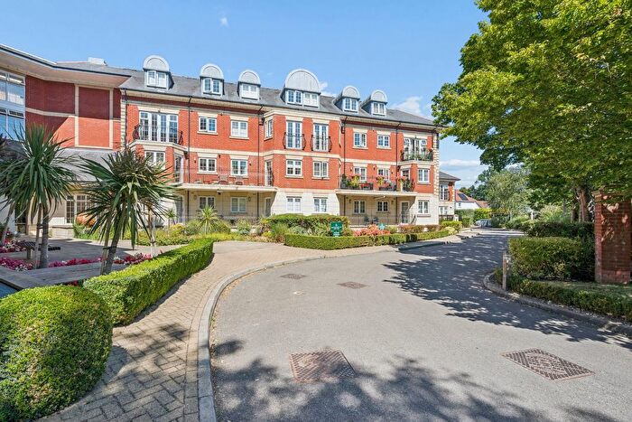2 Bedroom Flat For Sale In Eastcote Road, Pinner, HA5