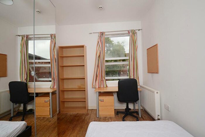 6 Bedroom Flat To Rent In Heald Grove, Rusholme, Manchester, M14
