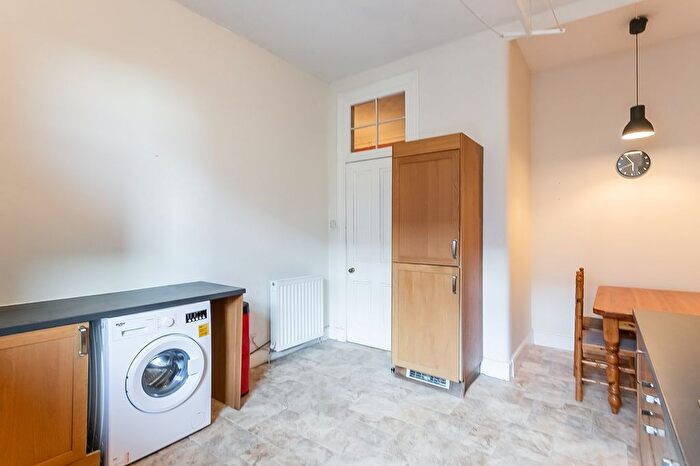 2 Bedroom Flat For Sale In Fairlie Park Drive, Glasgow, G11
