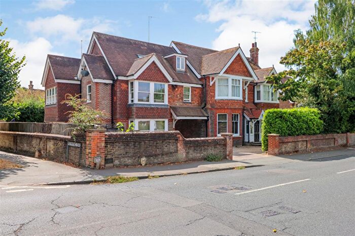 1 Bedroom Flat For Sale In Wimblehurst Road, Horsham, RH12