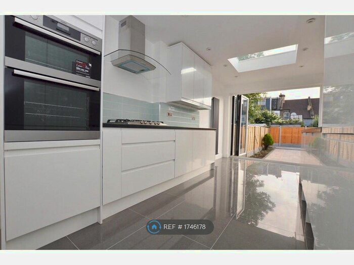 5 Bedroom Terraced House To Rent In Nutfield Road, London, E15