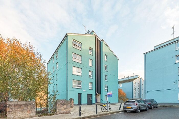 1 Bedroom Flat For Sale In / Viewcraig Street, Holyrood, EH8