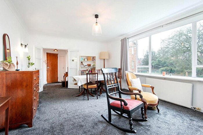 2 Bedroom Apartment To Rent In Willesden Lane, London, NW6