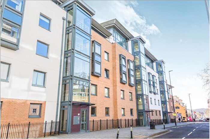 2 Bedroom Apartment To Rent In Deanery Road, BS1