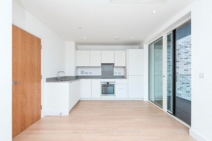 1 Bedroom Flat To Rent In Cherry Orchard Road, Croydon, CR0