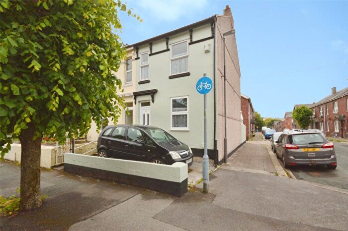 3 Bedroom End Of Terrace House For Sale In Laira Bridge Road, Plymouth, Devon, PL4