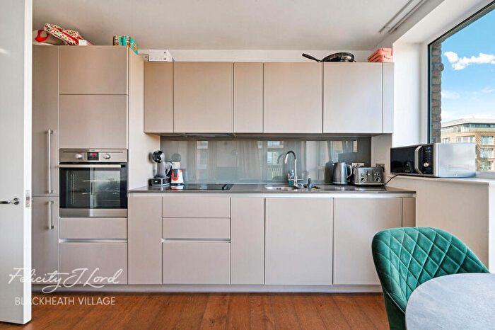 2 Bedroom Apartment For Sale In Tudway Road, London, SE3