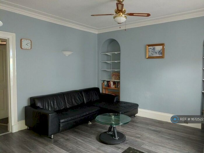 2 Bedroom Flat To Rent In First Left, Aberdeen, AB25