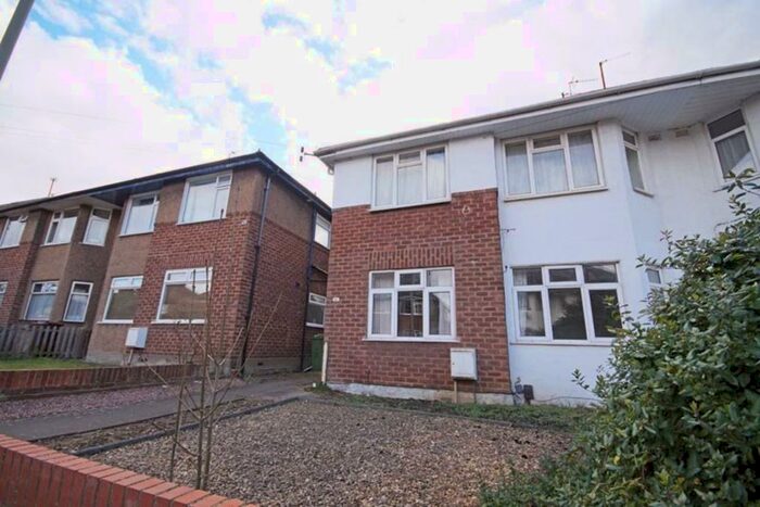 2 Bedroom Flat To Rent In Off St George`s Road, GL51