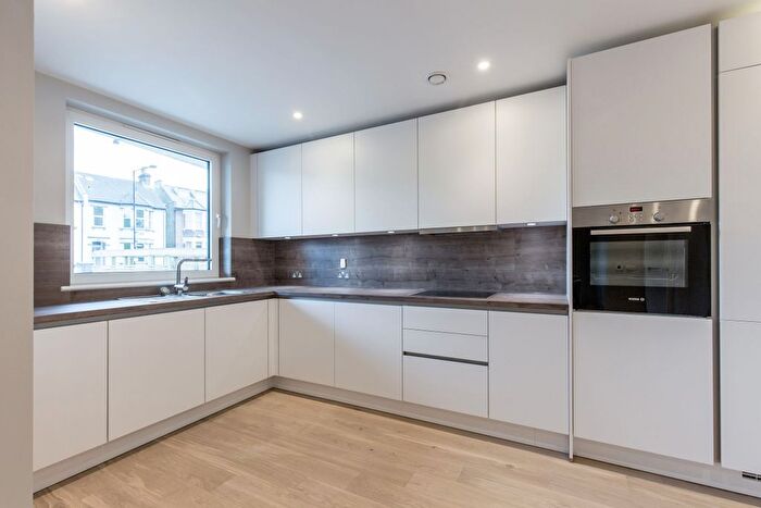 2 Bedroom Flat To Rent In Station Road, Sidcup, DA15