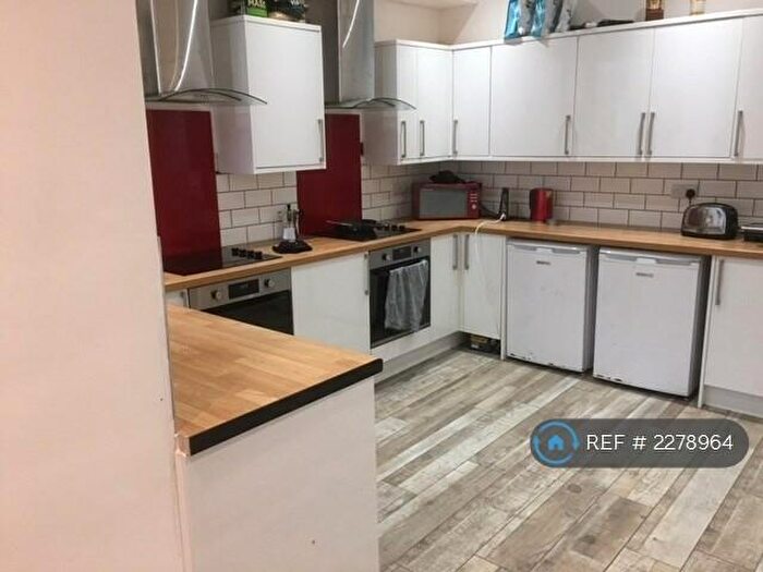 7 Bedroom End Of Terrace House To Rent In Henry Road, Nottingham, NG7