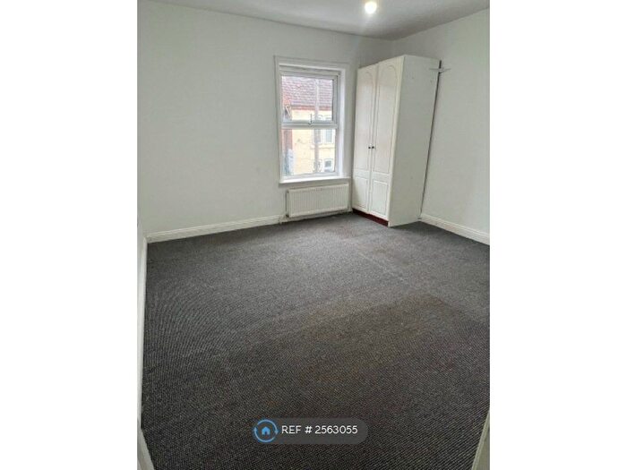 4 Bedroom Terraced House To Rent In Albert Street, Burton-On-Trent, DE14