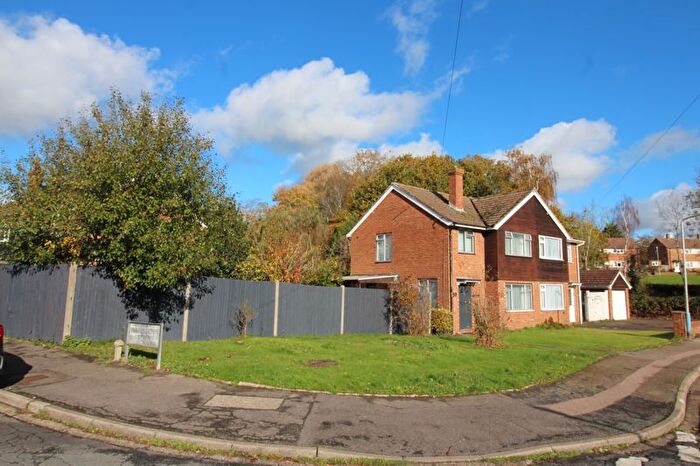 3 Bedroom Semi Detached House For Sale In Salisbury Road, Tonbridge, TN10