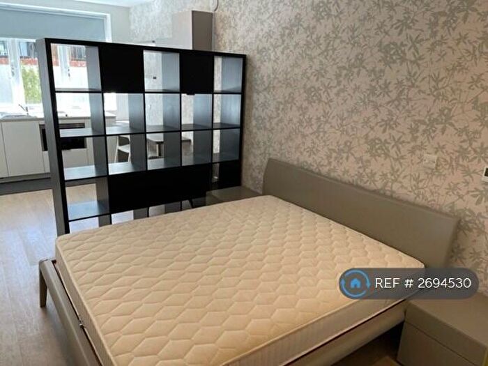 Studio To Rent In Lymington Road, London, NW6