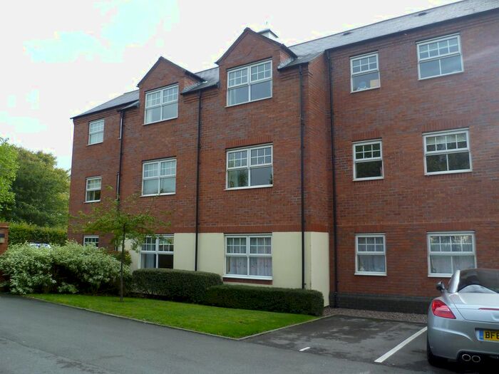 2 Bedroom Flat To Rent In Oakland Court, Moorgate, Tamworth, Staffordshire B79