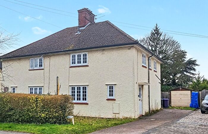 3 Bedroom Semi-Detached House For Sale In The Crescent, Letchworth Garden City, SG6