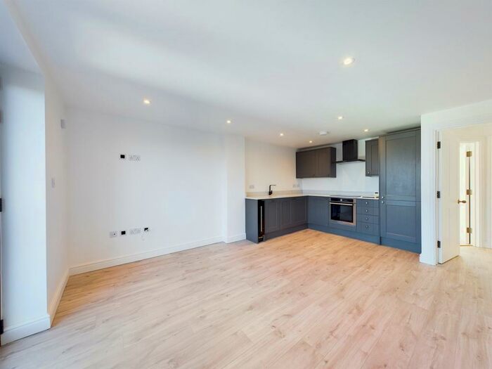 1 Bedroom Apartment To Rent In Walsworth Road, Hitchin, SG4