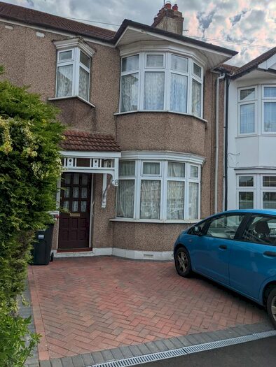 3 Bedroom Terraced House To Rent In Cypress Grove, Hainault, IG6