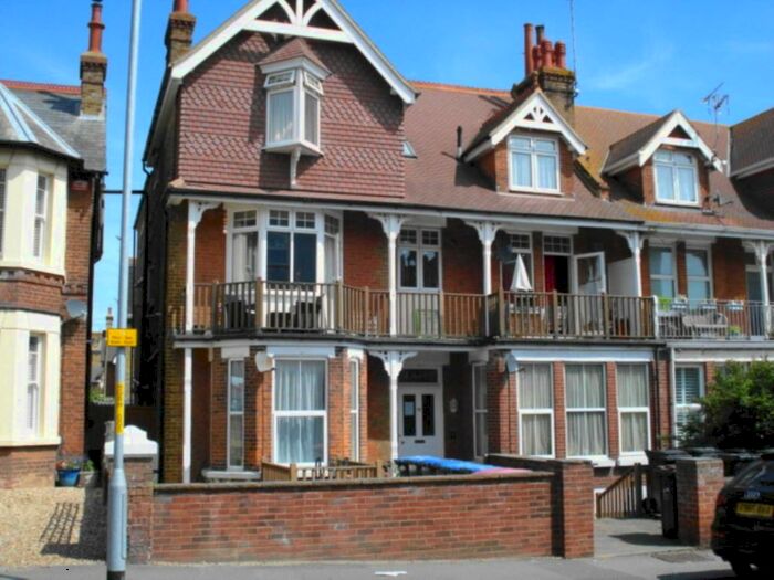 2 Bedroom Flat To Rent In Granville, Broadstairs, CT10