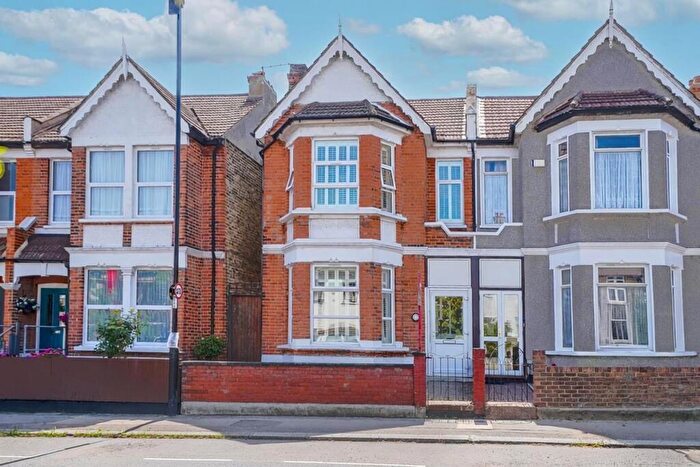 3 Bedroom Semi-Detached House For Sale In Woolstone Road, Forest Hill, London, SE23