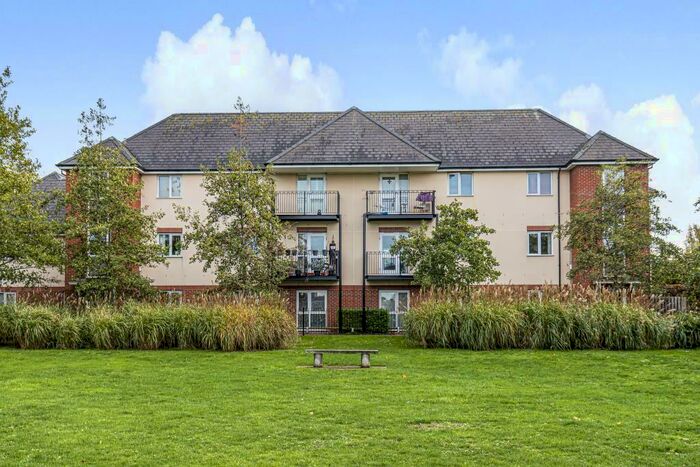 2 Bedroom Apartment To Rent In Owens Way, East Oxford, OX4