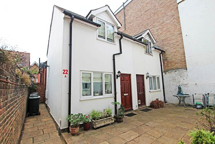 1 Bedroom Semi-Detached House For Sale In South Street, Eastbourne, BN21
